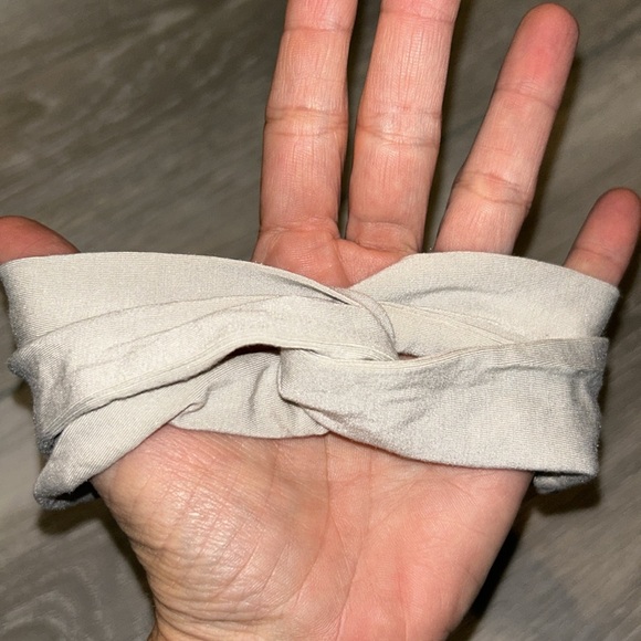 Unused Bundle: Lululemon Accessories: All Night Headband & Uplifting Scrunchie - Picture 6 of 7